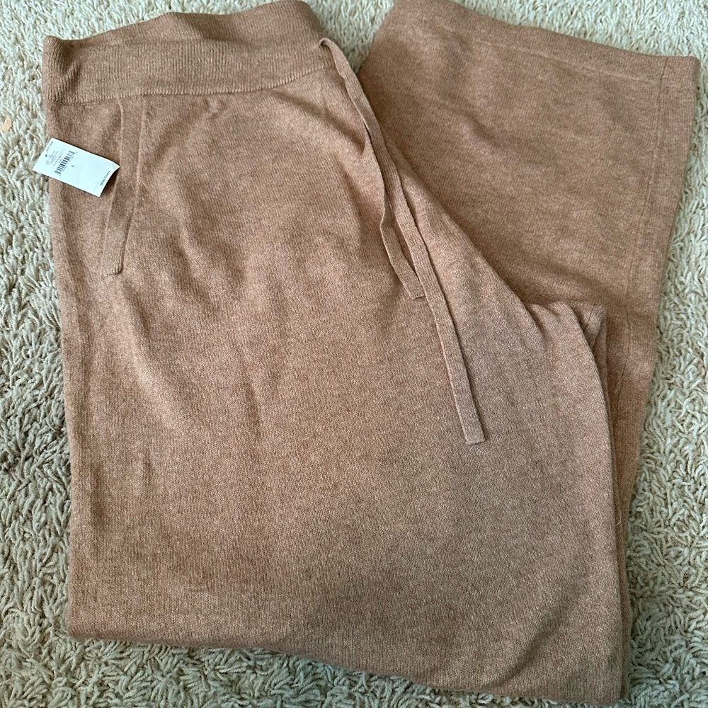 NWT GAP CAMEL SWEATER PANTS